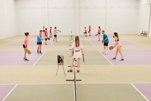 Vila Pickeball en el periódico Cinco Días: España se contagia de la fiebre 'Pickleball'