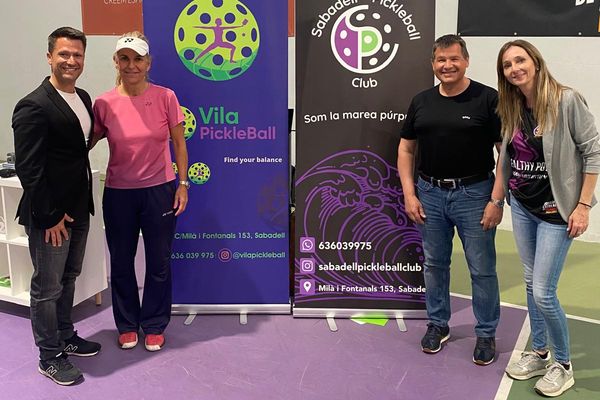 El primer punto de Arantxa en el pickleball fue en Vila Pickleball con la camiseta del Sabadell Pickleball Club